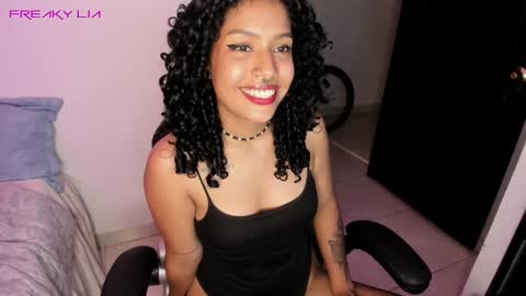 Lia Gomez online show from 01.28.25