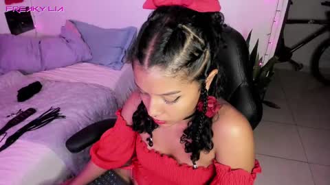 Lia Gomez online show from 02.16.25