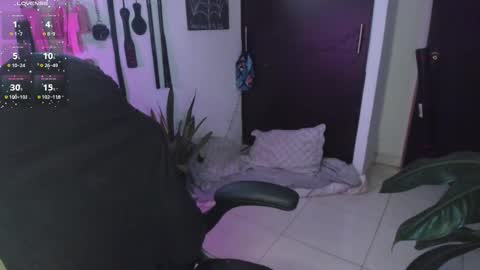 Lia Gomez online show from 10.30.25