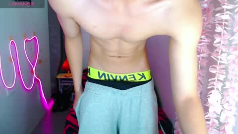 Snapshot of freakymarkxxx chatting on 04.29.26 Mark online show from 04.29.26