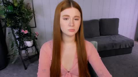 Snapshot of freckle_diyana chatting on 01.19.25 Diyana online show from 01.19.25