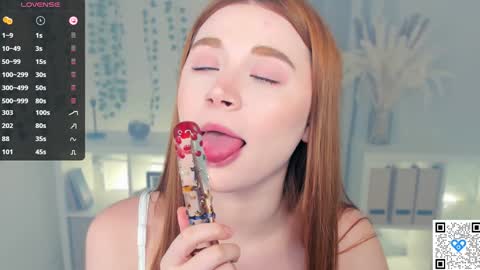 Snapshot of freckle_diyana chatting on 01.19.25 Diyana online show from 01.19.25