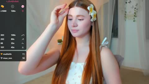 Snapshot of freckle_diyana chatting on 02.08.25 Diyana online show from 02.08.25
