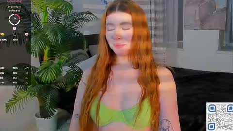 Snapshot of freckle_diyana chatting on 02.24.25 Diyana online show from 02.24.25