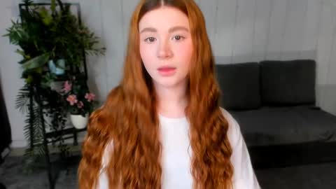 Snapshot of freckle_diyana chatting on 02.27.25 Diyana online show from 02.27.25