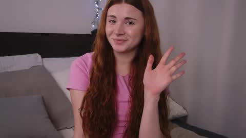 Snapshot of freckle_diyana chatting on 09.23.25 Diyana online show from 09.23.25