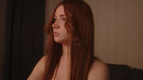 Snapshot of freckle_diyana chatting on 09.24.25 Diyana online show from 09.24.25