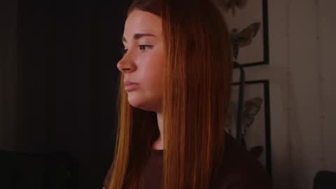 Snapshot of freckle_diyana chatting on 09.27.25 Diyana online show from 09.27.25