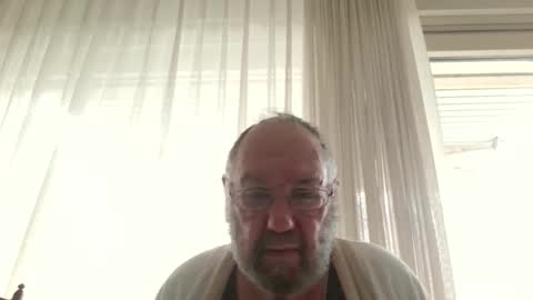 Snapshot of fredaldavid chatting on 10.26.25 David Fredal online show from 10.26.25