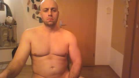 Snapshot of freddow chatting on 12.14.24 freddow online show from 12.14.24