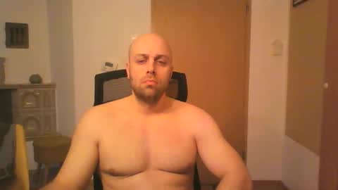 Snapshot of freddow chatting on 01.28.25 freddow online show from 01.28.25