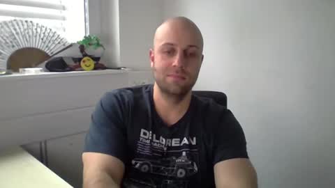 Snapshot of freddow chatting on 02.06.25 freddow online show from 02.06.25