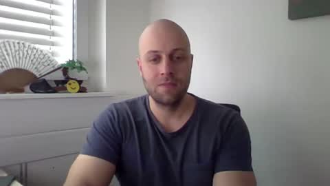 Snapshot of freddow chatting on 02.17.25 freddow online show from 02.17.25