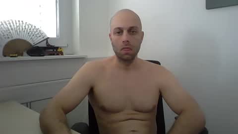 Snapshot of freddow chatting on 10.17.25 freddow online show from 10.17.25