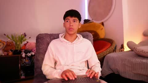 Juan  give it a thumbs up please its important online show from 09.10.25