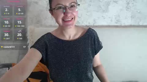 Snapshot of frederica_ chatting on 09.13.25 frederica_ online show from 09.13.25