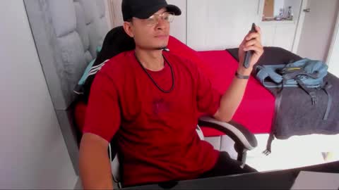 Snapshot of fredericsloan chatting on 02.22.26 Frederic Sloan online show from 02.22.26