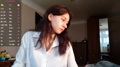 Mia online show from 11.13.25