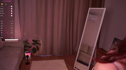 Snapshot of french_eyes chatting on 03.07.25 Emmy online show from 03.07.25