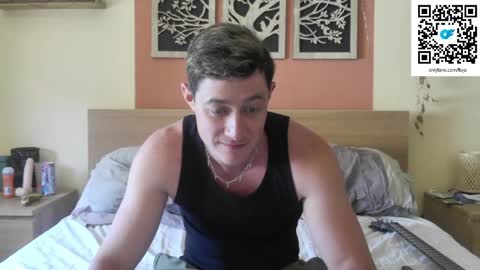 Snapshot of frenchhornybibs chatting on 05.23.26 French Horny Bibs online show from 05.23.26