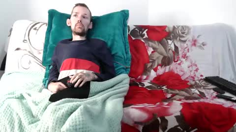 Snapshot of frenchroulette chatting on 10.10.25 Thomas y Sophia online show from 10.10.25