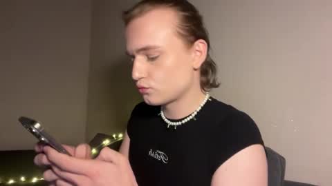 frendlys_guys online show from 09.10.25