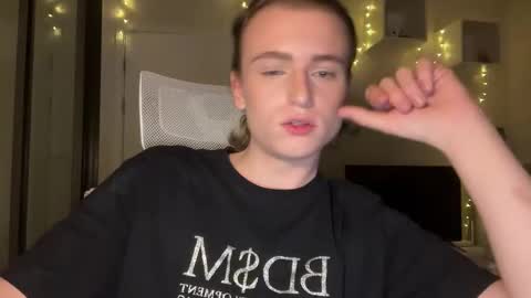 frendlys_guys online show from 09.11.25