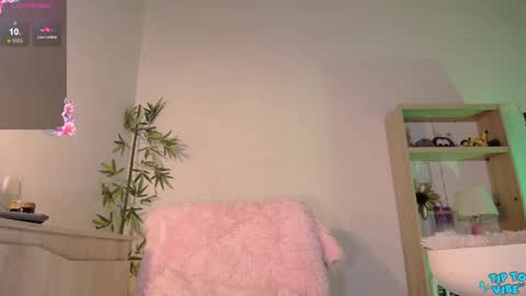 Snapshot of fresita44 chatting on 12.18.24 see u 500 pm hora col online show from 12.18.24