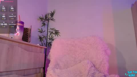 Snapshot of fresita44 chatting on 12.21.24 see u 500 pm hora col online show from 12.21.24