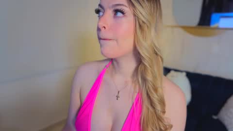 fresita_pink_ online show from 11.21.25