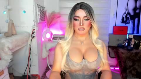 Miss Frea  online show from 09.09.25