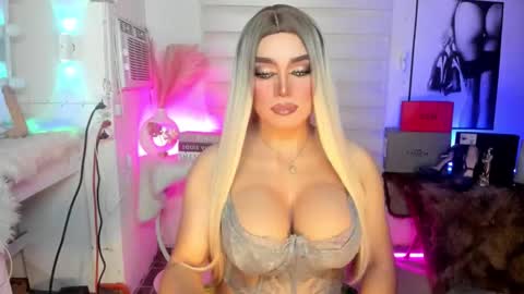 Miss Frea  online show from 09.12.25