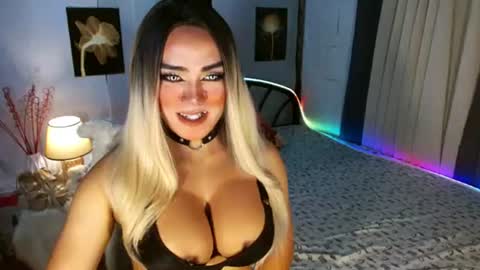 Snapshot of freya_lovestocum chatting on 06.11.26 Miss Frea online show from 06.11.26