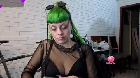 Snapshot of freyaa_sorceress chatting on 09.25.25 freyaa_sorceress online show from 09.25.25