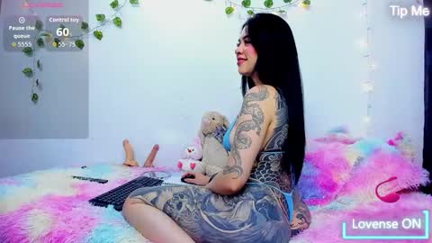 Freyja Rouse online show from 10.26.25