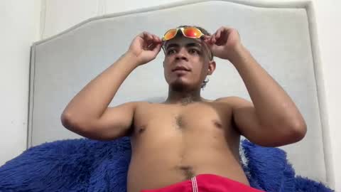 Snapshot of freyva_ chatting on 10.05.25 freyva_ online show from 10.05.25