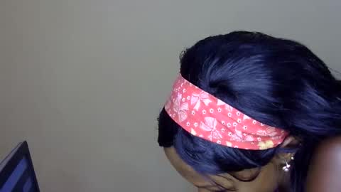 Snapshot of frianebony chatting on 02.11.26 Frian online show from 02.11.26