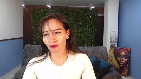 Snapshot of frida_naughtymilf chatting on 10.08.25 Frida online show from 10.08.25