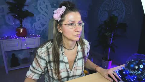 Frida Tander online show from 12.27.24