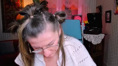 Frida Tander online show from 01.31.25