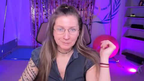 Frida Tander online show from 02.20.25