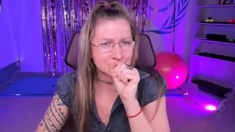 Frida Tander online show from 02.20.25