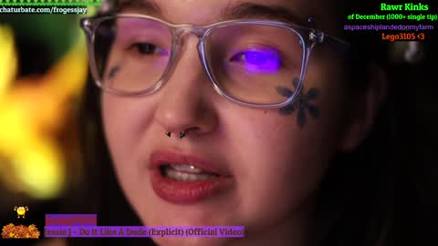 Snapshot of frogessjay chatting on 12.03.24   Jaywise Frogfoot  online show from 12.03.24