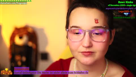 Snapshot of frogessjay chatting on 12.21.24   Jaywise Frogfoot  online show from 12.21.24