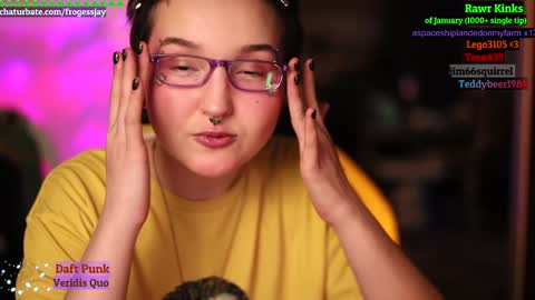 Snapshot of frogessjay chatting on 01.18.25   Jaywise Frogfoot  online show from 01.18.25