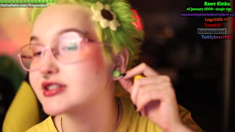 Snapshot of frogessjay chatting on 01.26.25   Jaywise Frogfoot  online show from 01.26.25