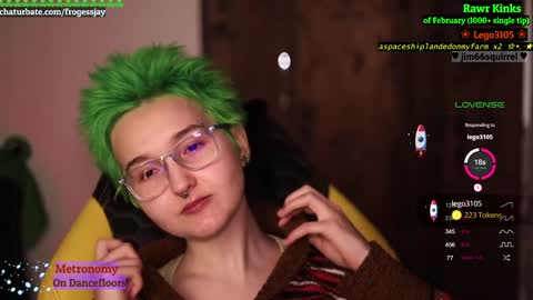 Snapshot of frogessjay chatting on 02.05.25   Jaywise Frogfoot  online show from 02.05.25