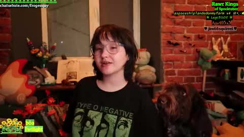 Snapshot of frogessjay chatting on 10.18.25   Jaywise Frogfoot  online show from 10.18.25
