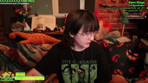 Snapshot of frogessjay chatting on 10.19.25   Jaywise Frogfoot  online show from 10.19.25