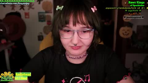 Snapshot of frogessjay chatting on 10.22.25   Jaywise Frogfoot  online show from 10.22.25